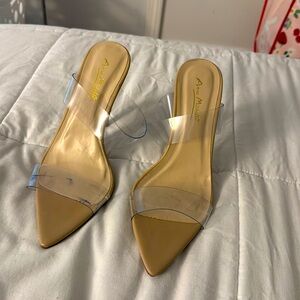 NWOT Anne Michelle pointed heels women’s size 7.5